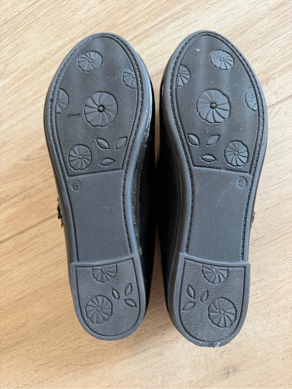 Girls Black Pearl Bow Mary Jane Flats-Dolce Vita Size 5